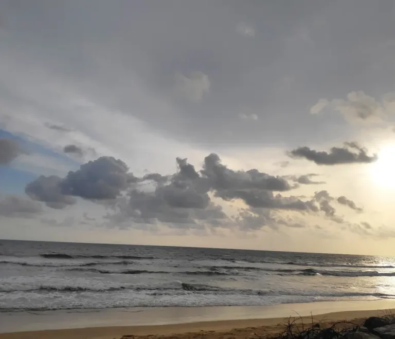 Chalad Beach, Kannur – A Secluded Shoreline for Peace Seekers